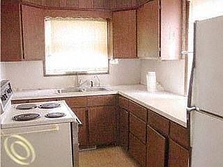 3rd image of 90 S Tilden Ave