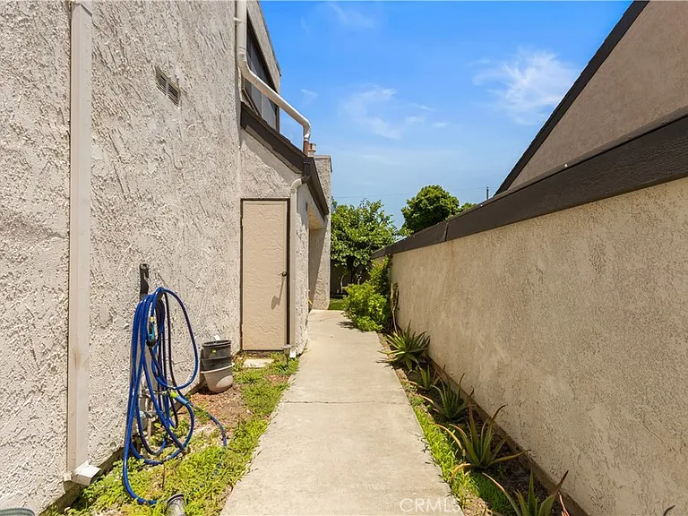 1693 S Heritage Cir — Photo 37