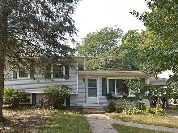 3rd image of 6026 Peachtree St