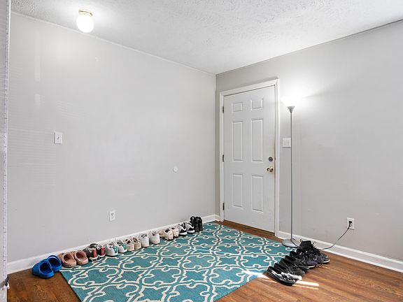 3rd image of 175 Clover Valley Cir