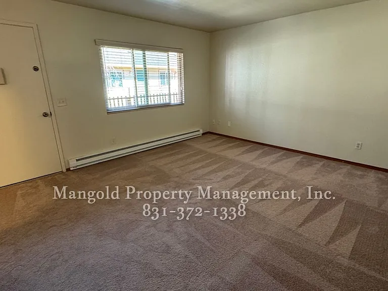 Del Mar Apartments — Photo 5