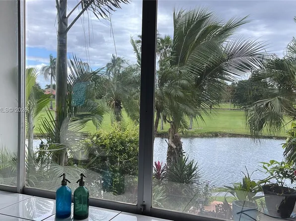6821 Brookline Dr #6821, Hialeah, FL 33015