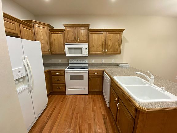 2nd image of 5577-5623 N 17th St #5617