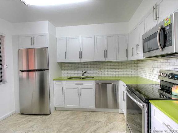 5th image of 357 Lakeview Dr APT 203