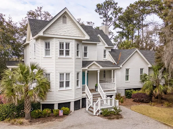 4 Pilot House Rd, Saint Helena Island, SC 29920