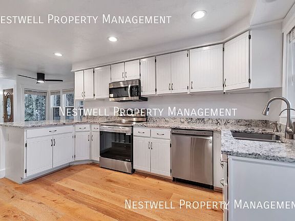 2nd image of 3656 E Summerhill Dr