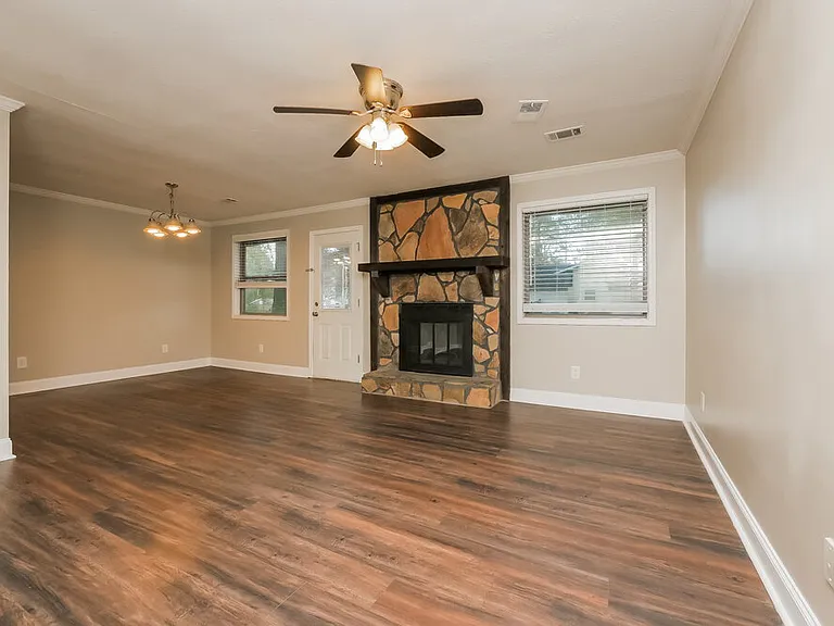 9346 Woodknoll Way — Photo 4