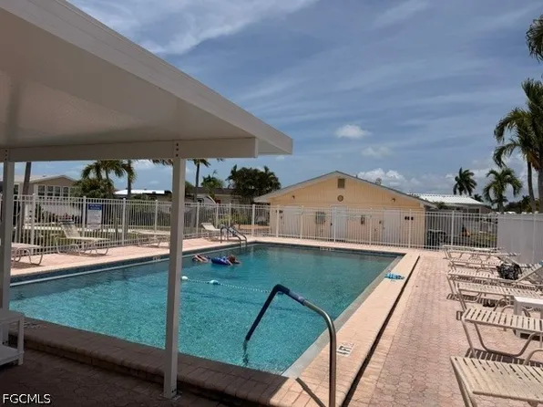 11751 Oakdale Dr, Fort Myers, FL 33908