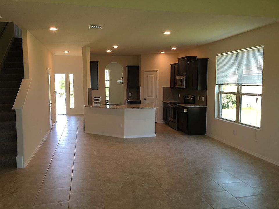 2nd image of 3908 Brookhaven Dr