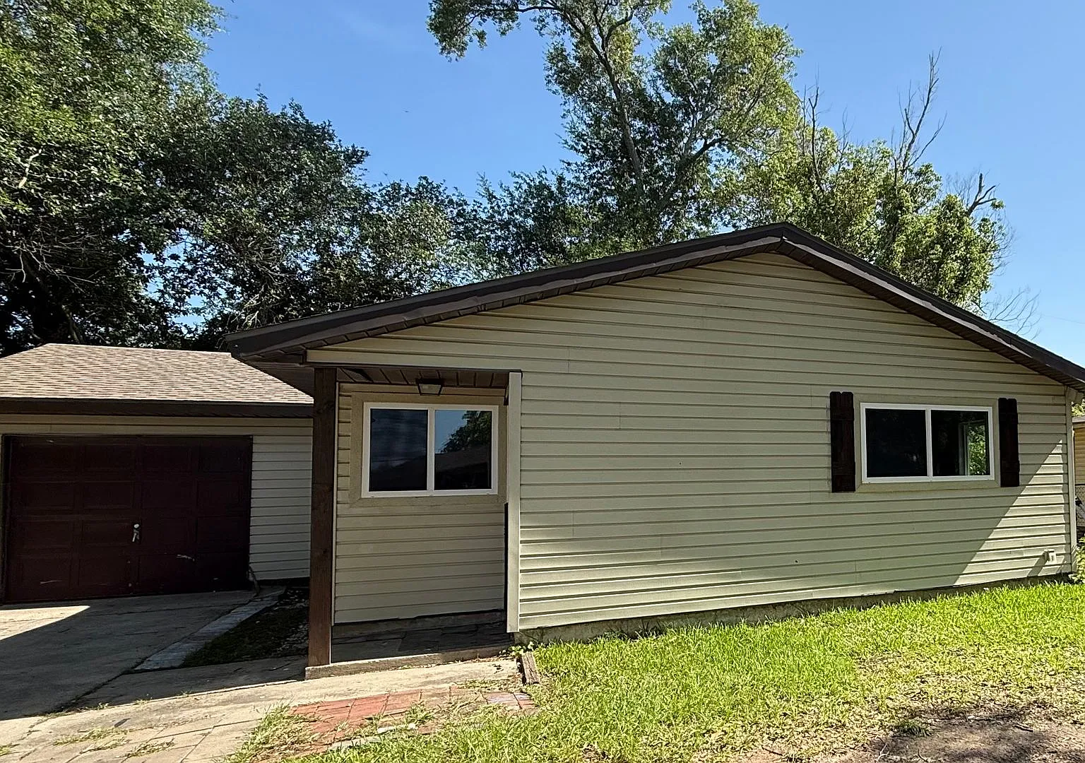 3 Bedroom home for RENT in Orange — Photo 1