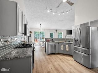 2044R Manor Oak Ln, Buford, GA 30519