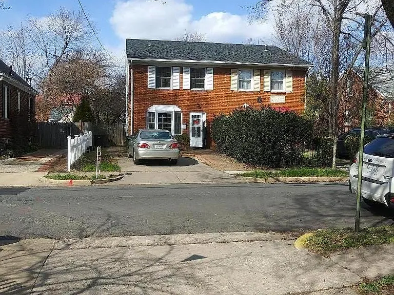 Coming Soon! Fantastic house for rent in Del Ray Alexandria, Virginia.