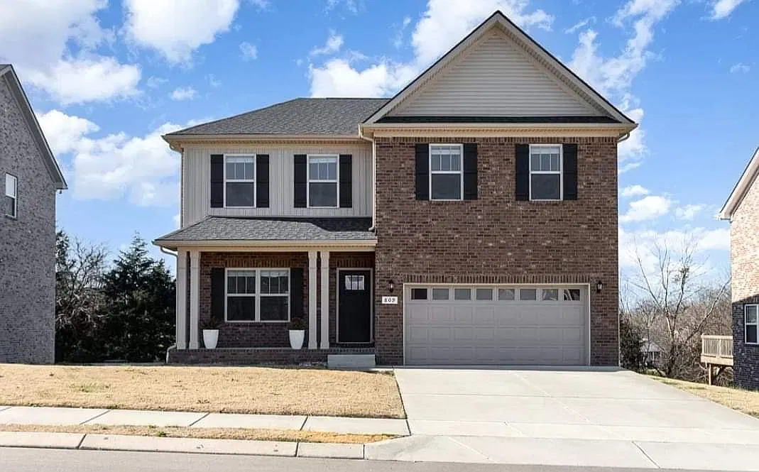 4 bed, 2212 sqft, $2,900 — Photo 3