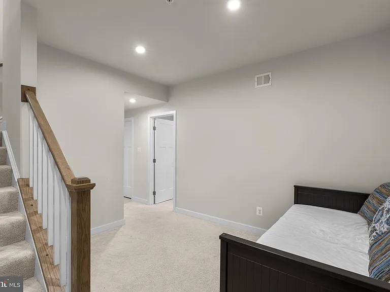 10706 Larkswood St — Photo 35