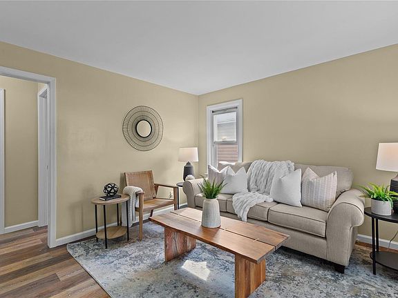 3rd image of 3304 W Milton Ave