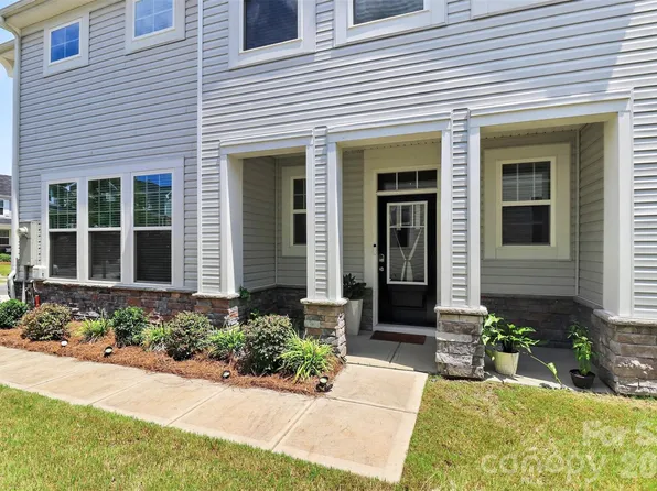 13327 Savaine St, Charlotte, NC 28278
