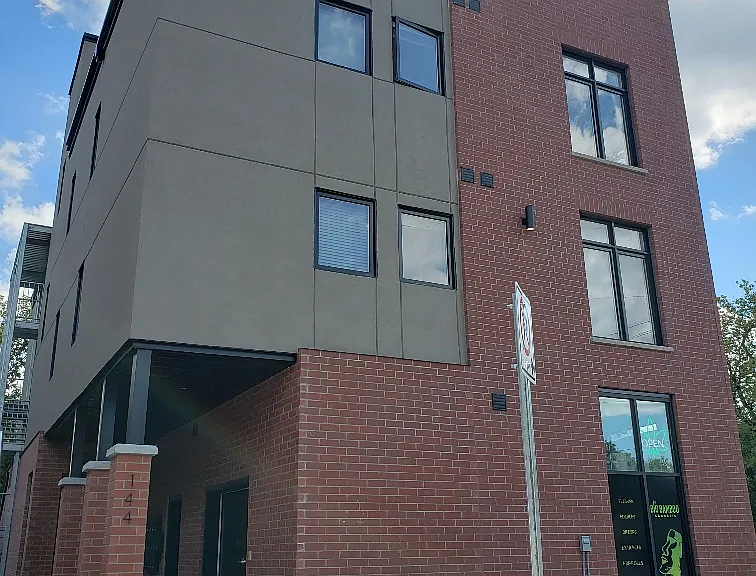 144 Renfrew Ave — Photo 2