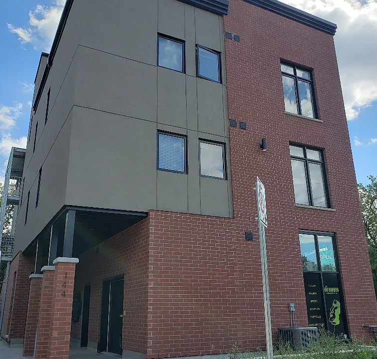 144 Renfrew Ave #6