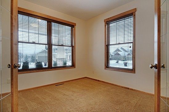 4th image of 1800 Deephaven Dr