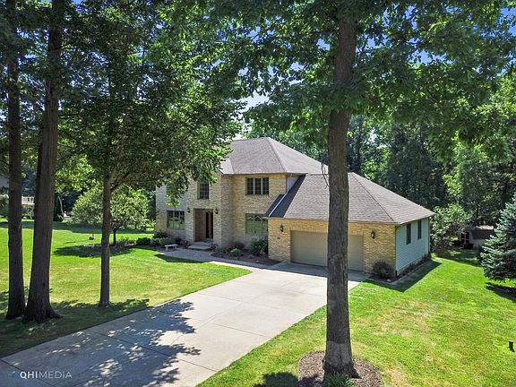 2nd image of 160 Cattail Ln