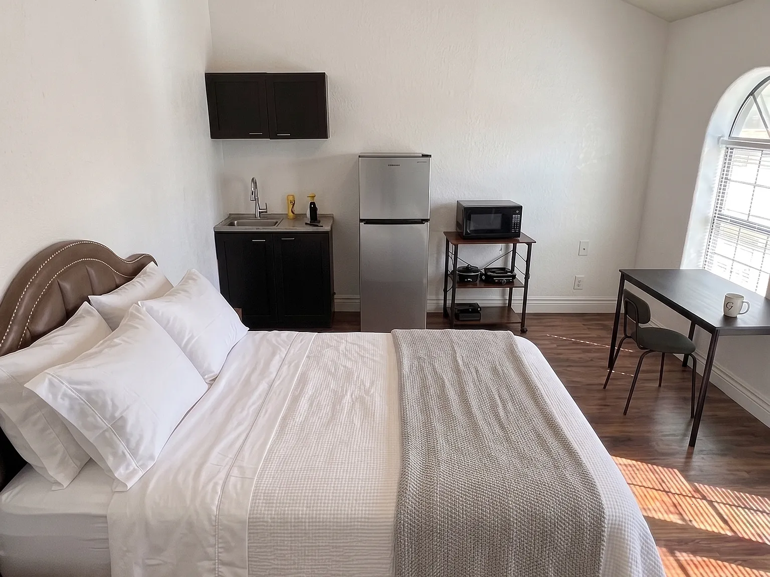 1 bed, $1,100 — Photo 2