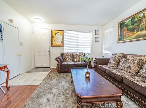 4th image of 16541 Fairfax Dr