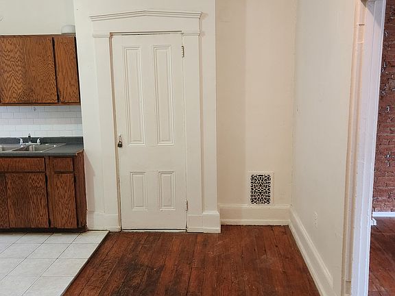 5th image of 33 N Lime St #4