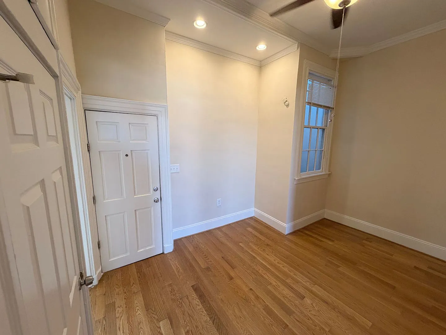 1318 Eutaw Pl — Photo 4