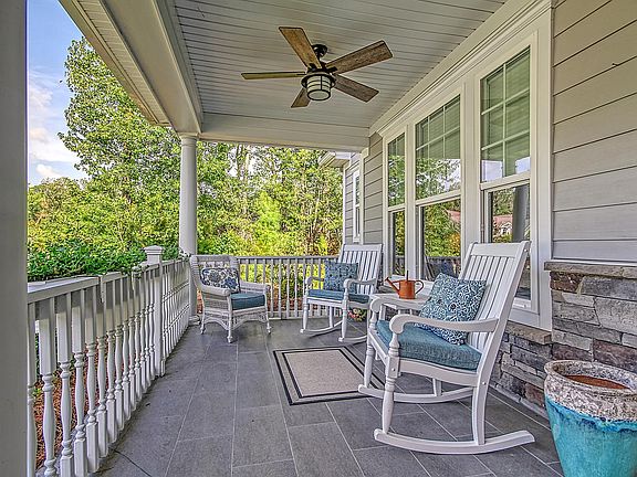3rd image of 1119 Old Field Dr