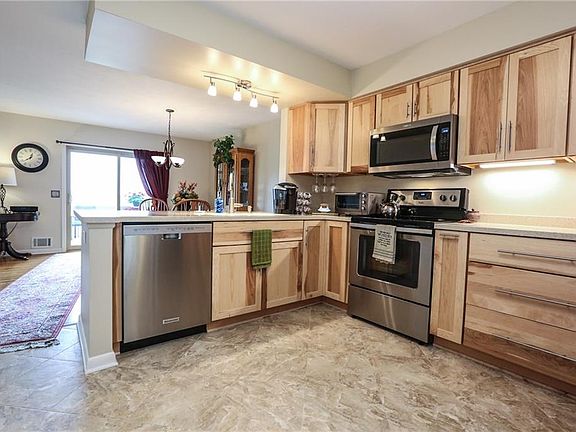 3rd image of 3249 W Cedarbush Dr