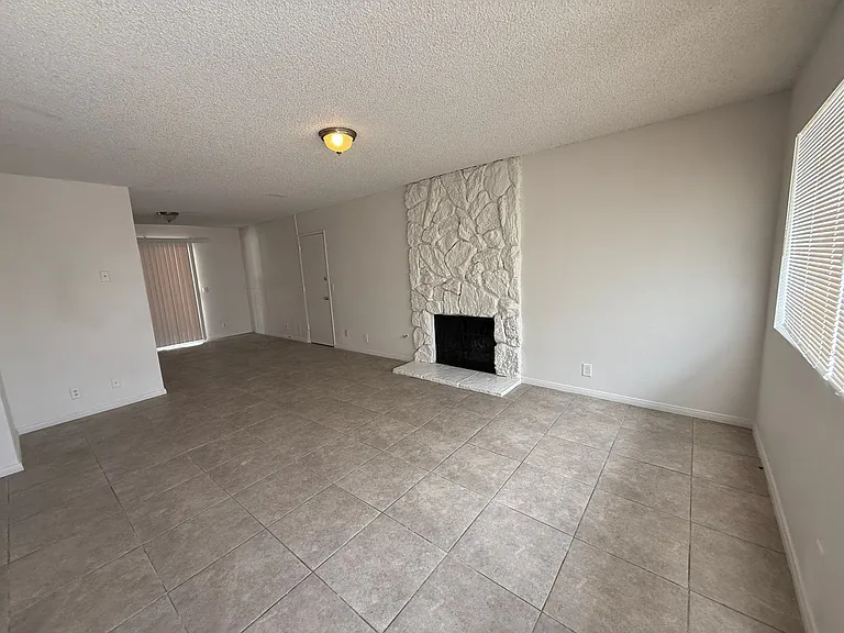 15991 N Culver Rd — Photo 14