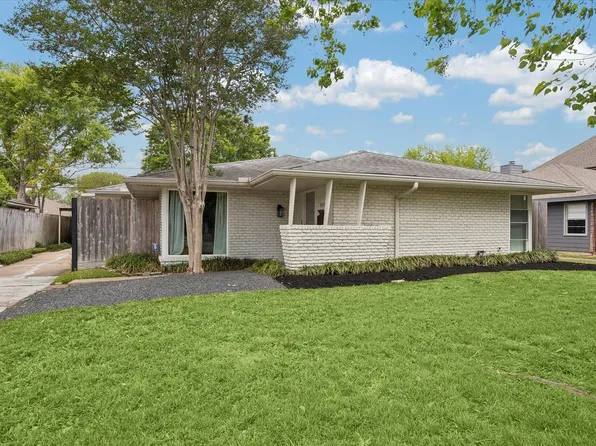 3110 Castlewood St, Houston, TX 77025