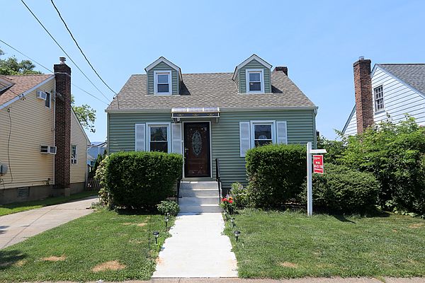 1st image of 965 N 7th St