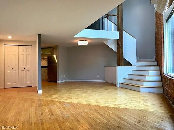 3rd image of 2337 W 11th St APT 11