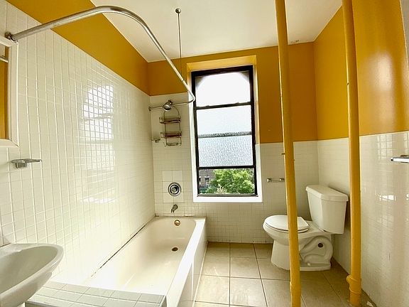 3rd image of 613 Nostrand Ave #3R
