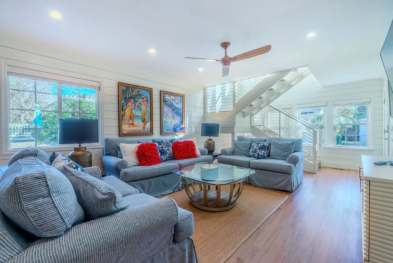 6 bed, 5.0 bath, 2690 sqft, $12,722 — Photo 1