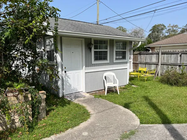 16 1/2 Columbus Dr, Savannah, GA 31405