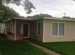 2912 E Red River St, Victoria, TX 77901