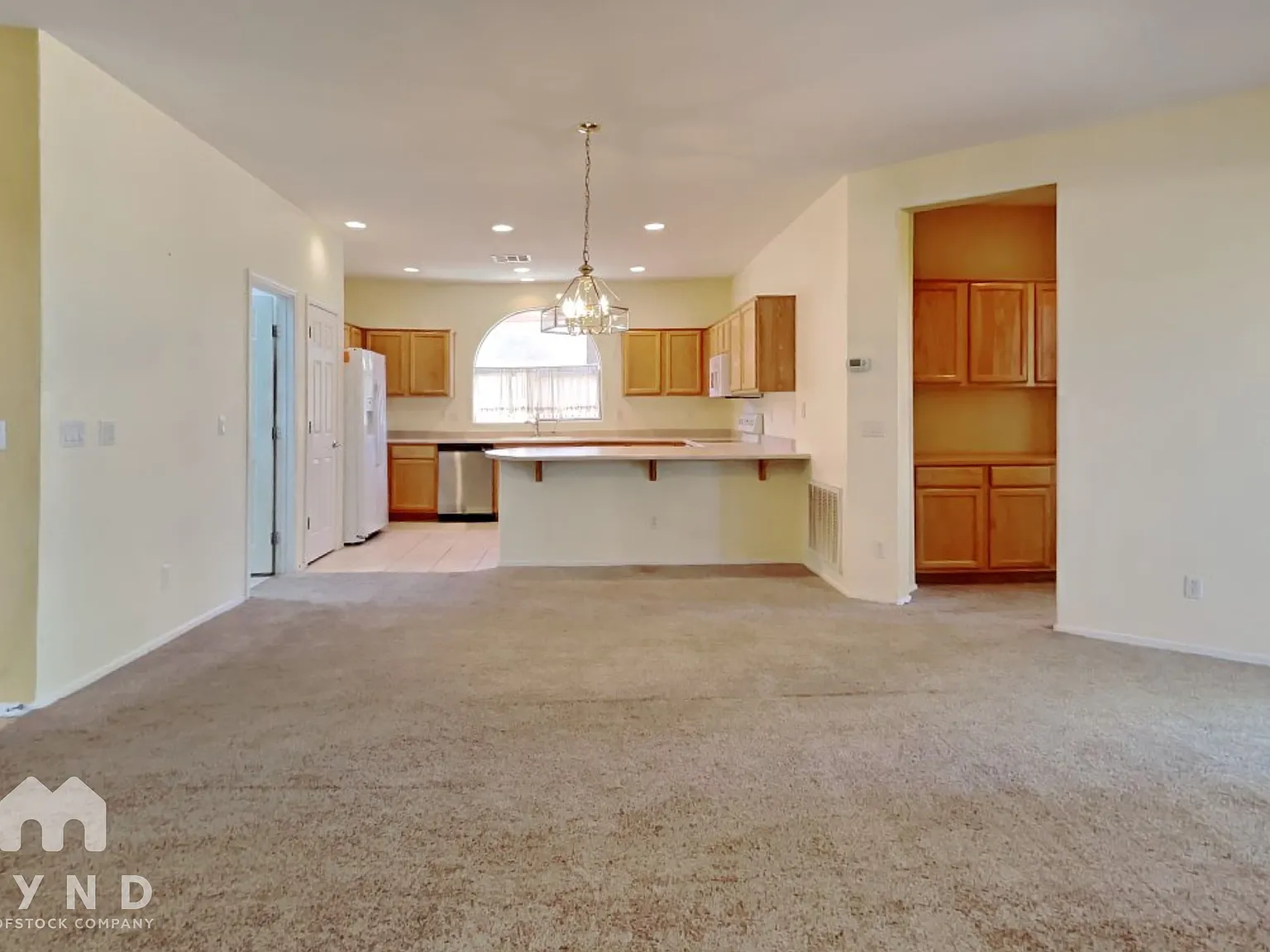 3 bed, 2.0 bath, 1604 sqft, $1,875 — Photo 4