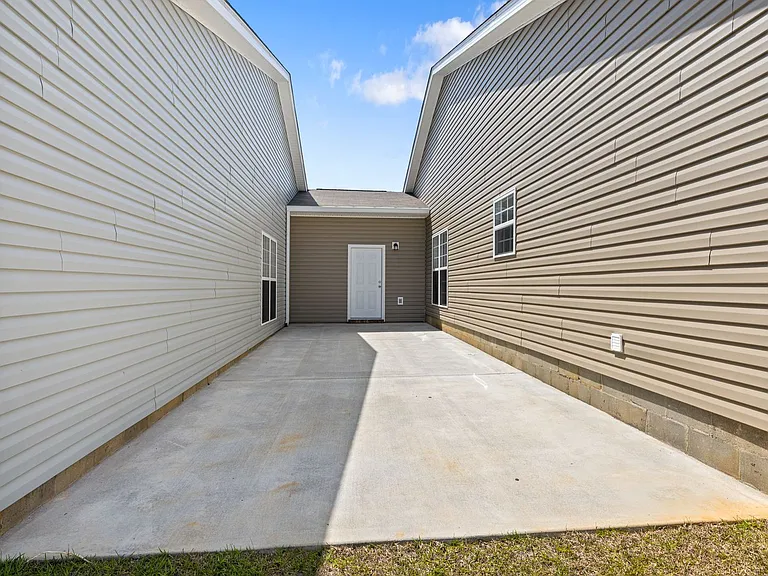 166 Wingate Ave — Photo 19