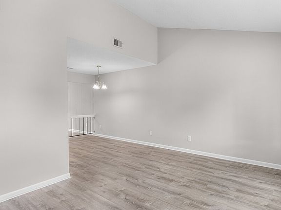 5th image of 1386 Sierra Dr
