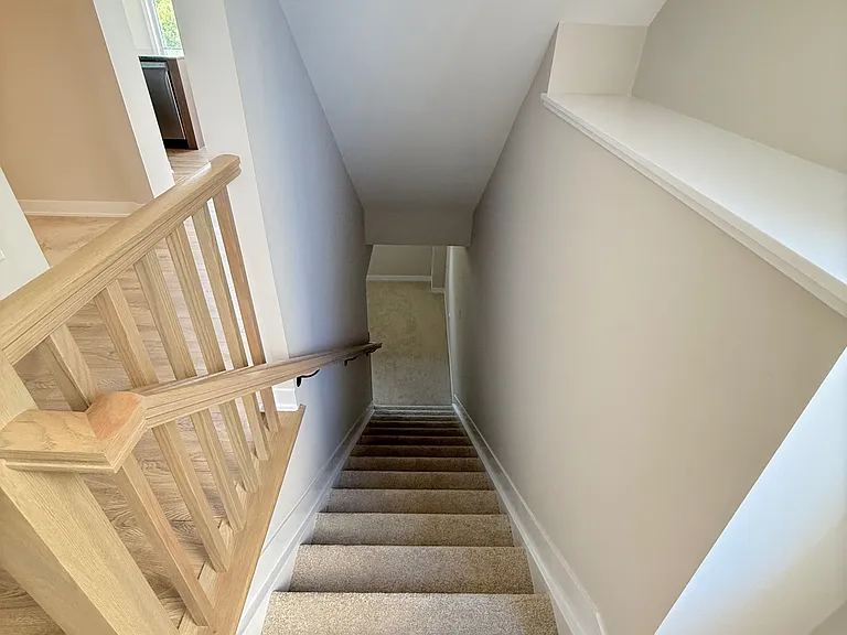 286 Les Emmerson Dr S — Photo 11