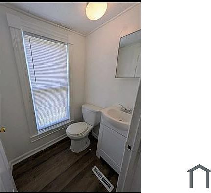 4th image of 1913 Evans Ave #1