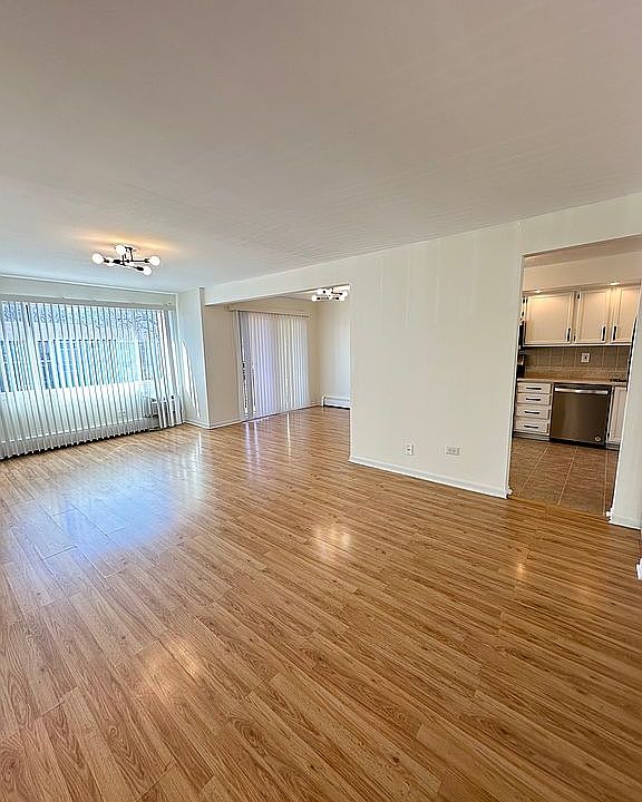 1st image of 910 E Old Willow Rd APT 201