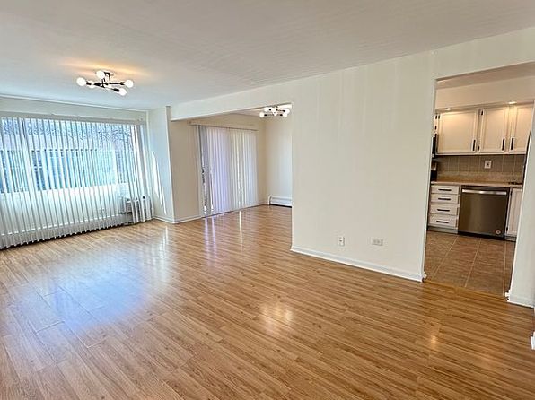 910 E Old Willow Rd APT 201