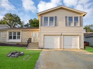 314 Loveland Dr, Glendale Heights, IL