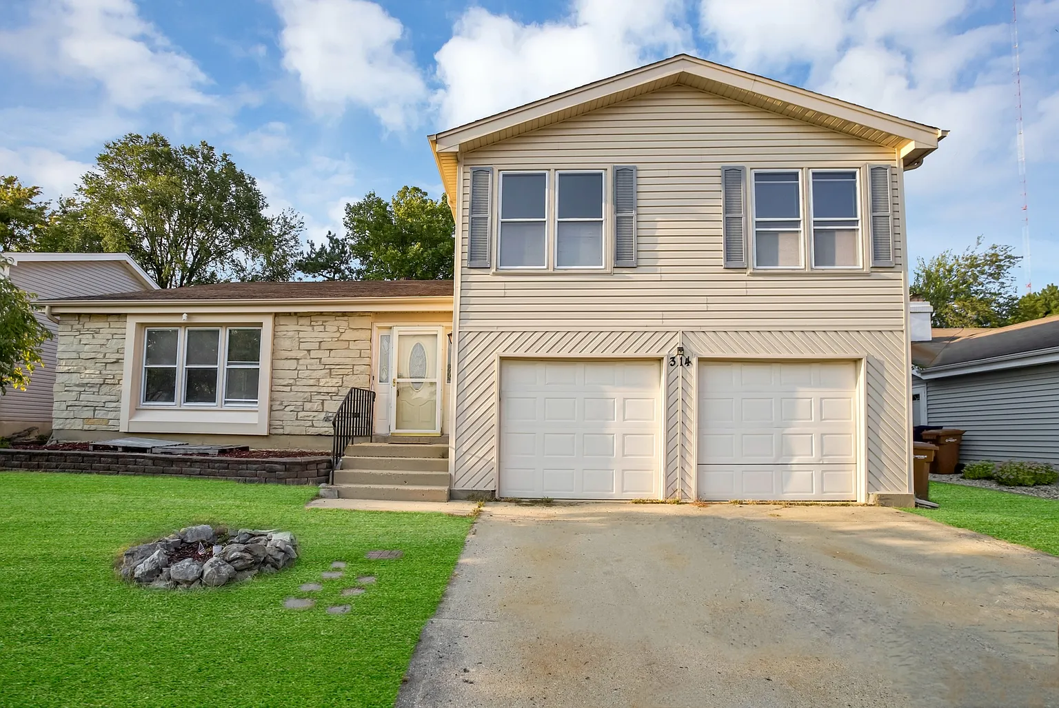 314 Loveland Dr photo 1
