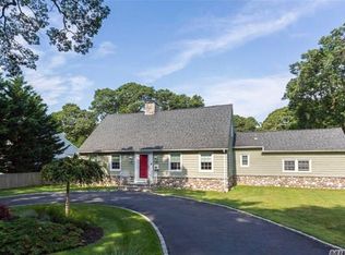 150 Saint Marks Ln, Islip, NY 11751