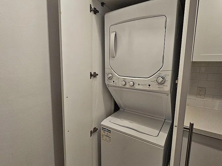 72 Wellesley St E #203 — Photo 12