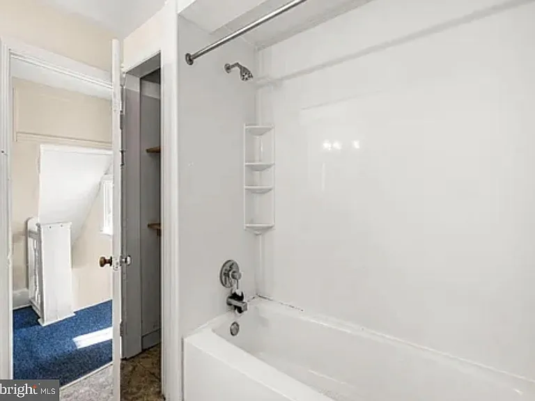 106 N Valley Rd #2 — Photo 14